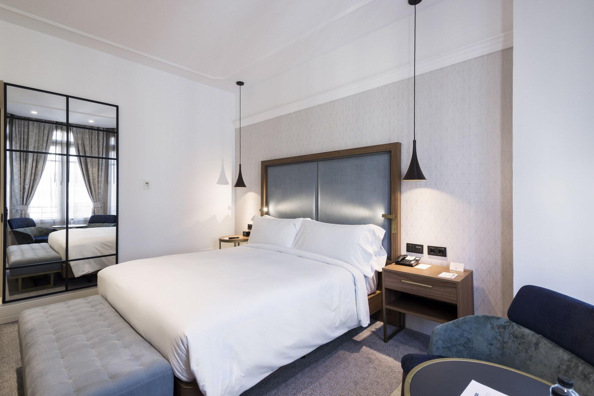 Hotel Doubletree By Hilton Madrid-Prado Extérieur photo