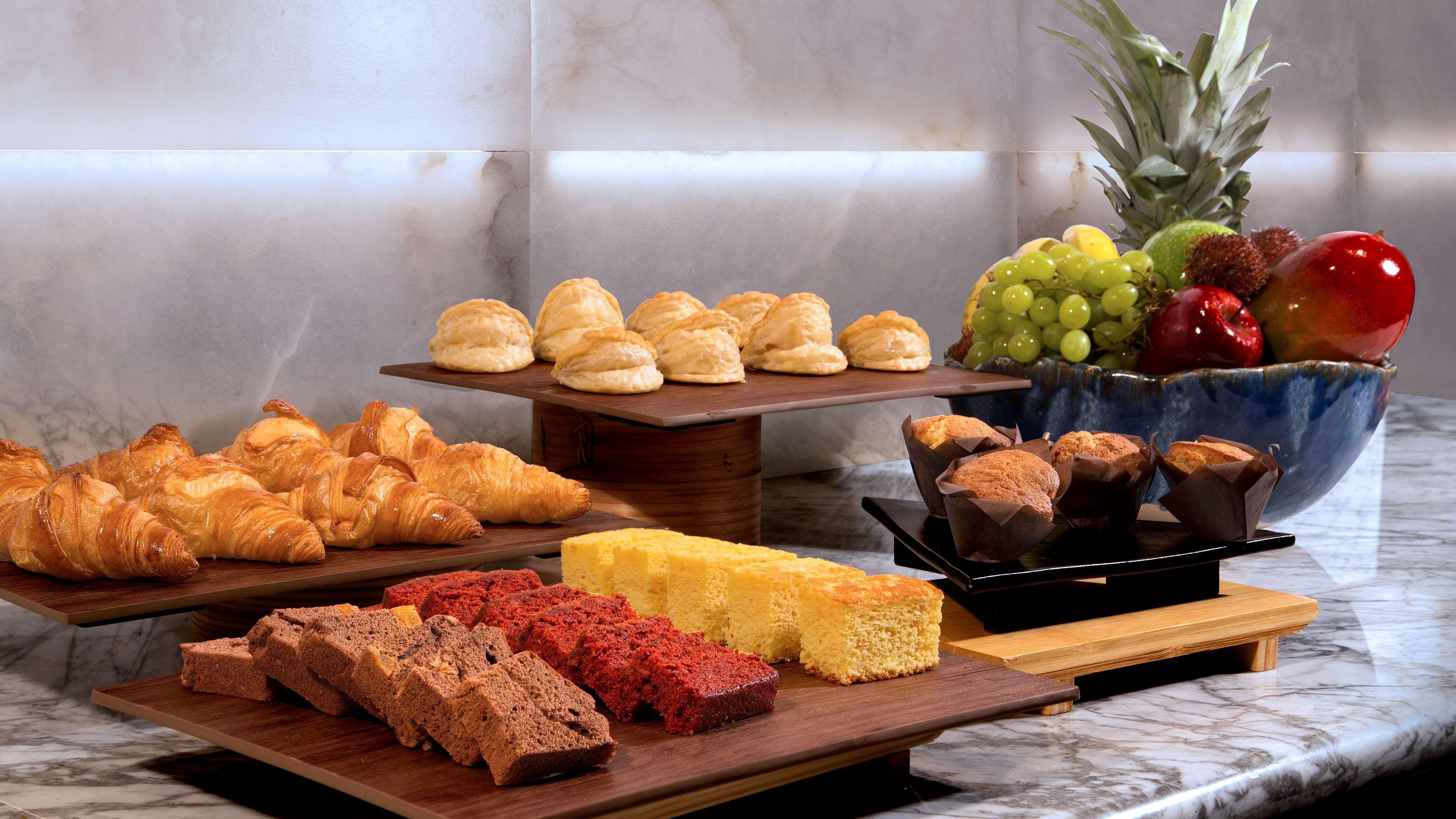 Hotel Doubletree By Hilton Madrid-Prado Extérieur photo