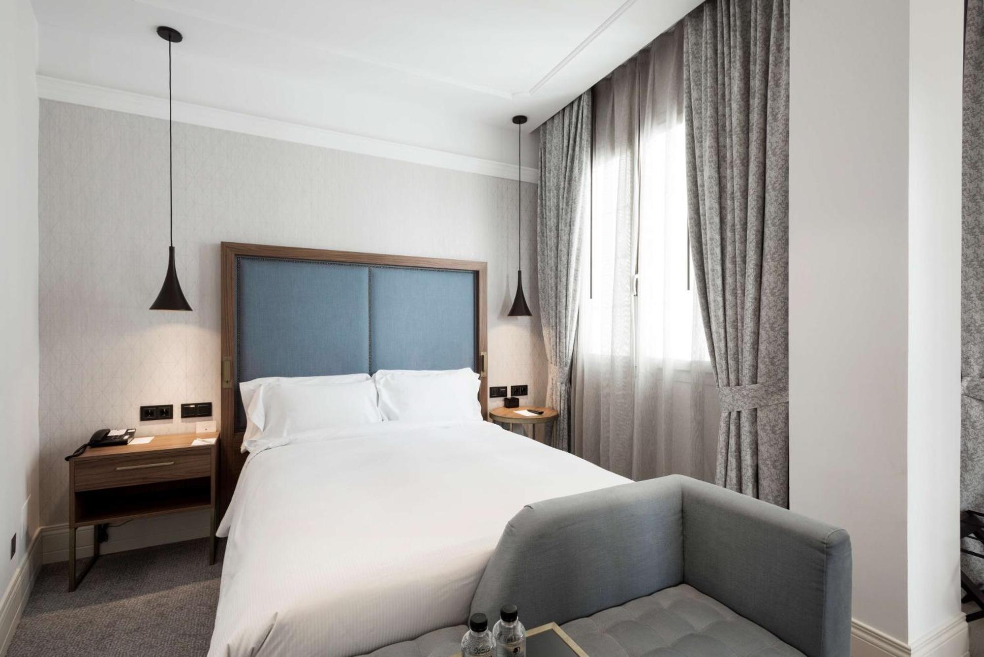 Hotel Doubletree By Hilton Madrid-Prado Extérieur photo