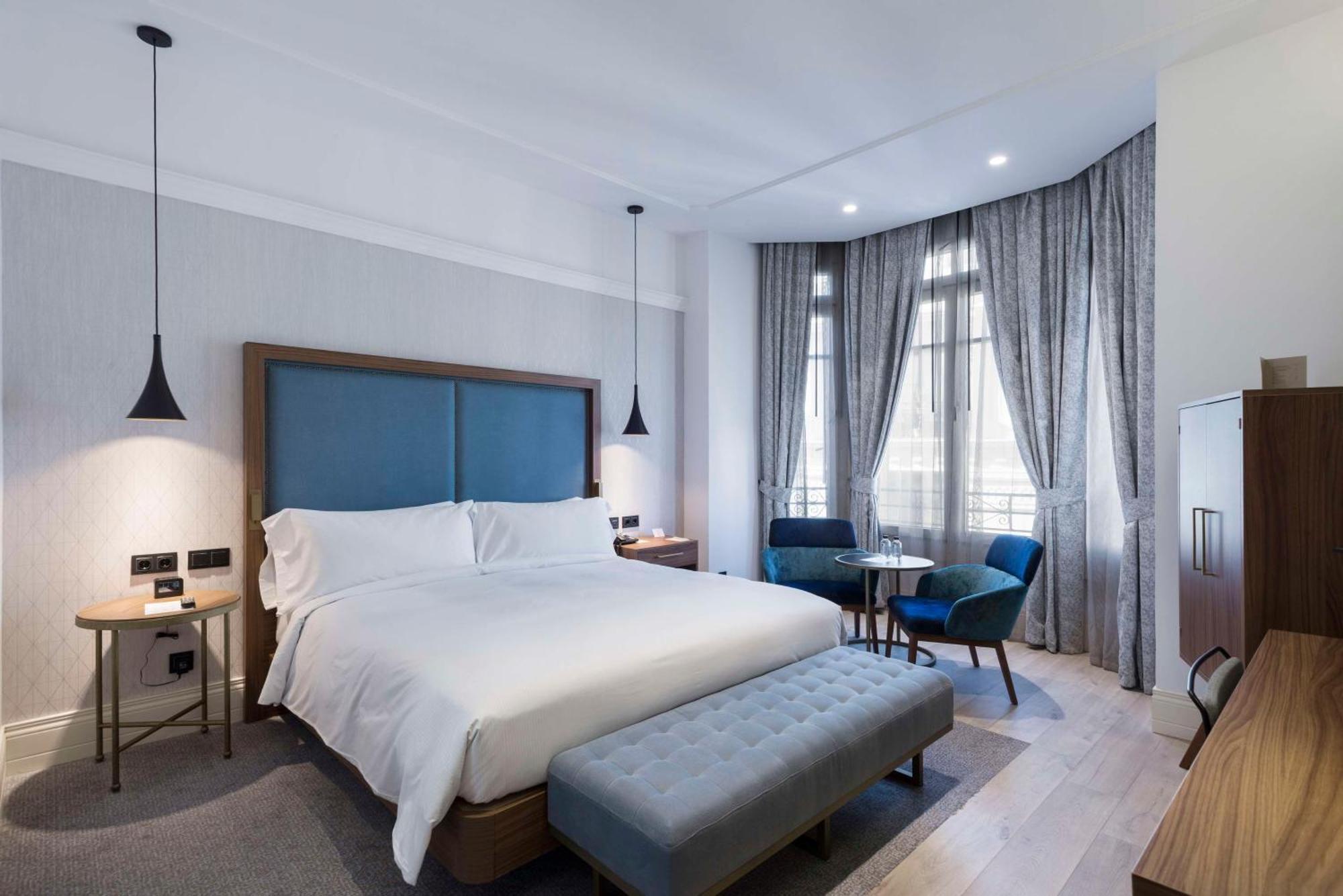 Hotel Doubletree By Hilton Madrid-Prado Extérieur photo