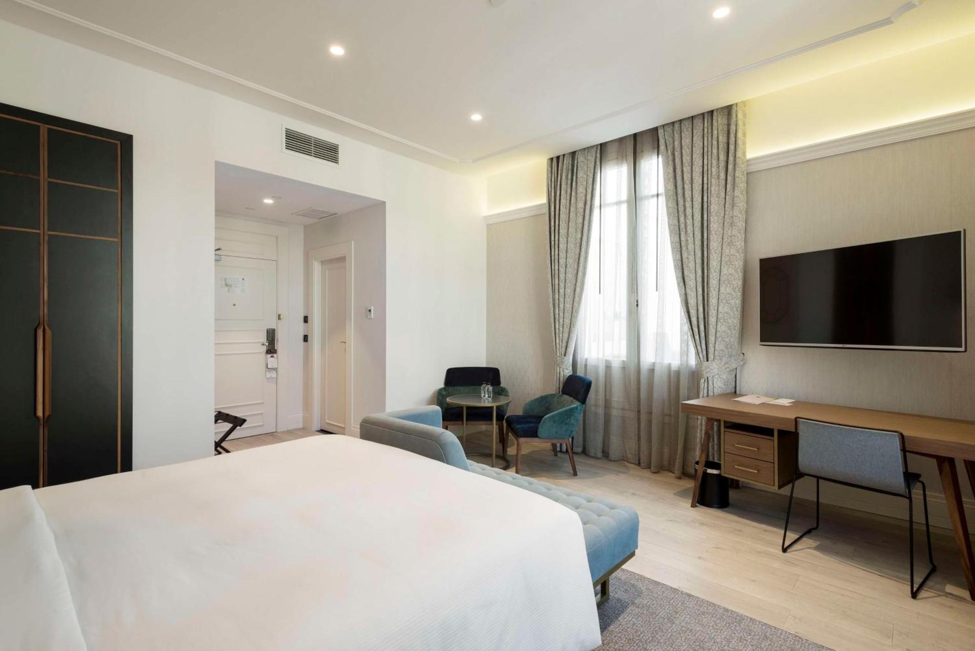 Hotel Doubletree By Hilton Madrid-Prado Extérieur photo